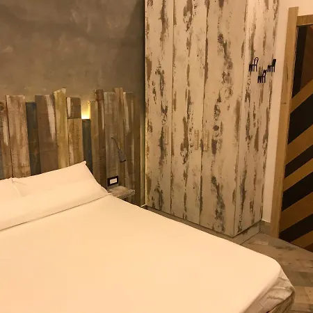 فندق مبيت وإفطار Domus Vesuvio سان جورجو أ كريمانو