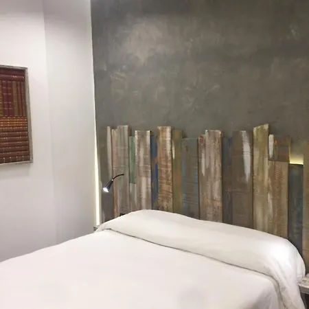 فندق مبيت وإفطار Domus Vesuvio 3*